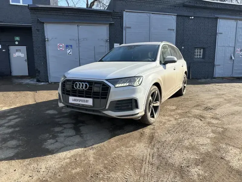 audi_q7_rest_0