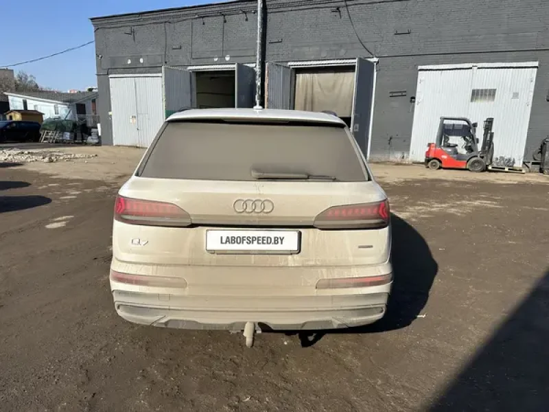 audi_q7_rest_2