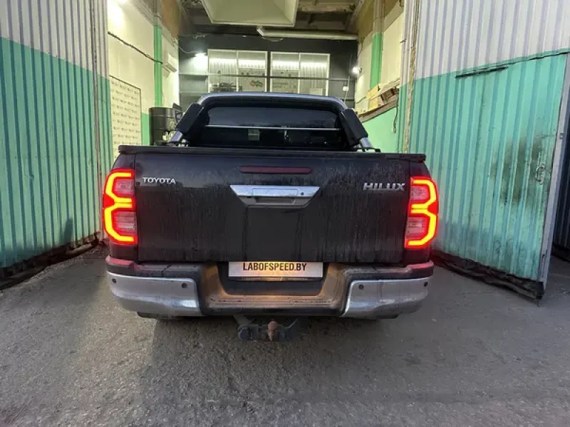 toyota_hilux_rest_0
