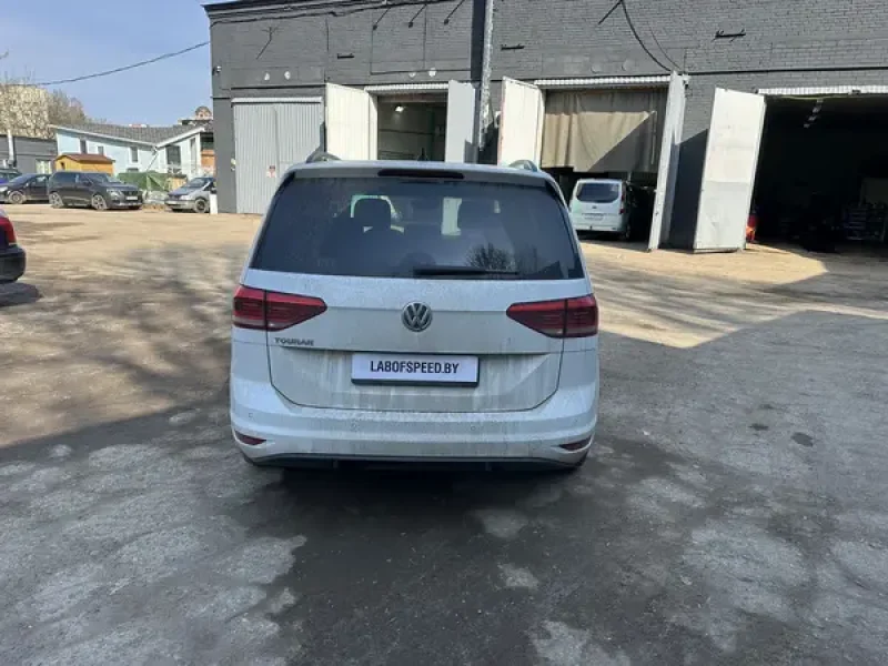 volkswagen_touran_rest_2